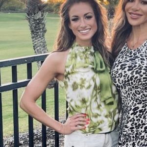 Green sleeveless top, Size S